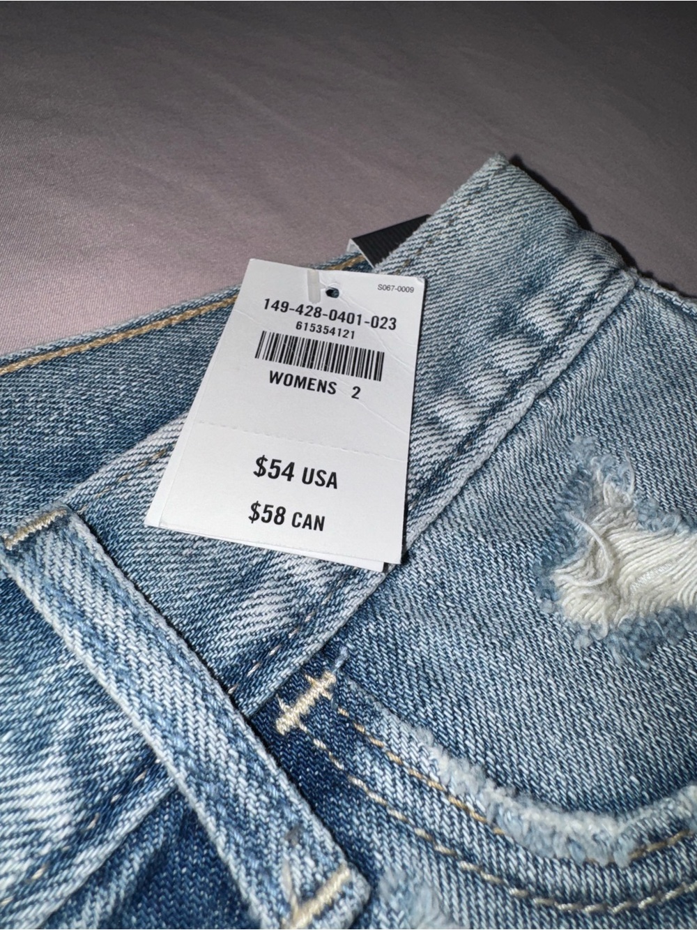 NWT Abercrombie & Fitch Festival High Rise Distressed Denim Shorts Size 2 / 26W - Picture 3 of 10